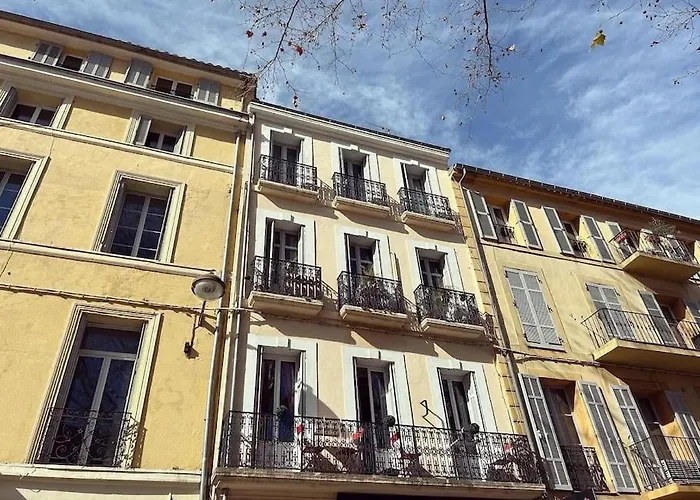 Centre Historique Les Thermes T3 Hyper Centre Balcon